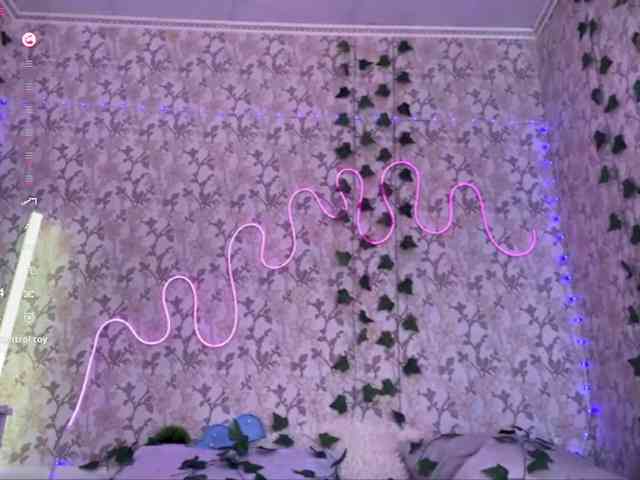 KimikoChandronnait webcam