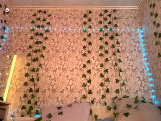 KimikoChandronnait webcam