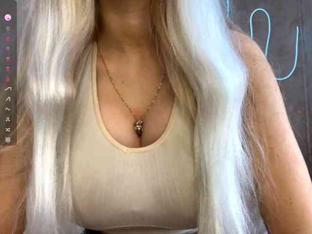 KimikoChandronnait webcam