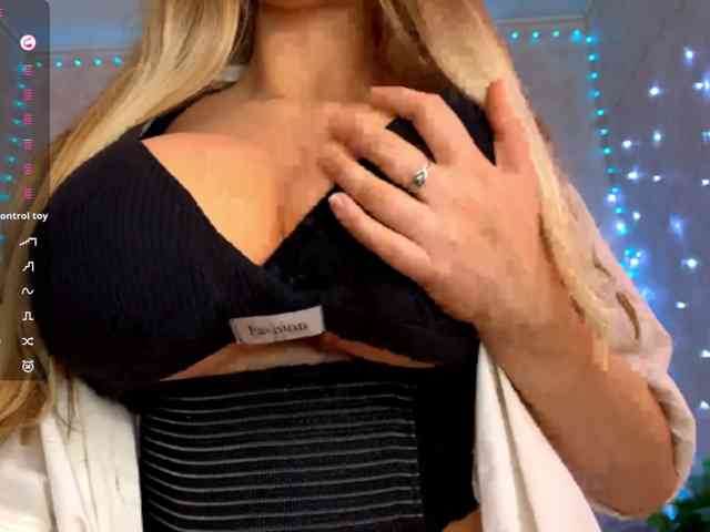 KimikoChandronnait webcam