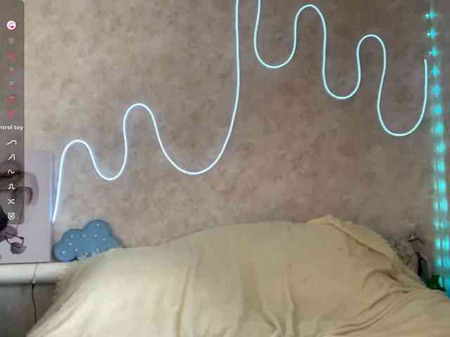 KimikoChandronnait webcam