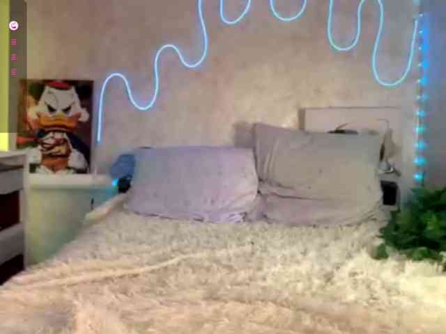 KimikoChandronnait webcam