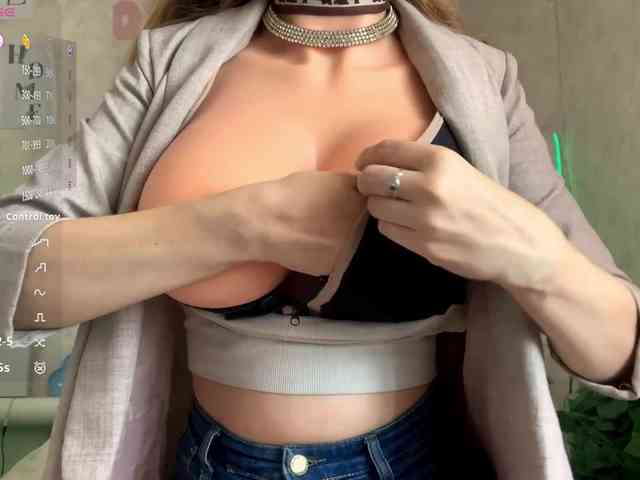 KimikoChandronnait webcam