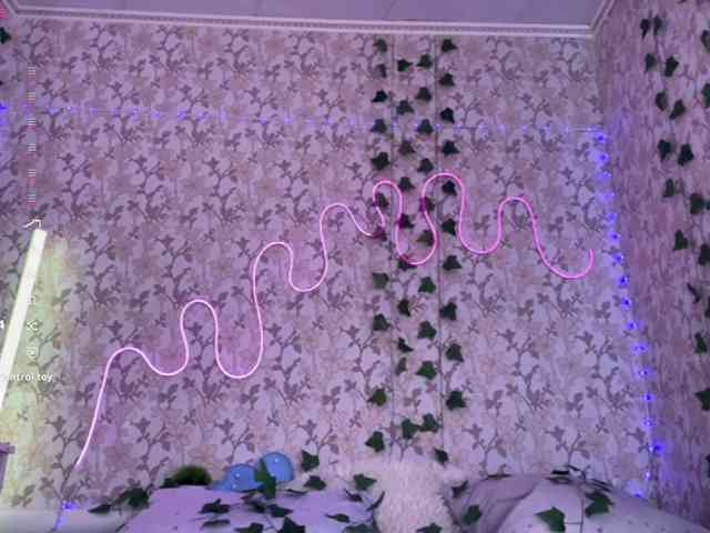 KimikoChandronnait webcam