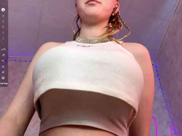 KimikoChandronnait webcam