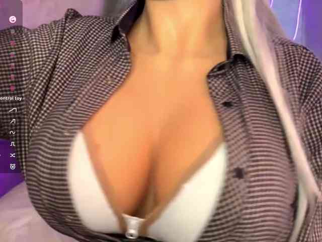 KimikoChandronnait webcam