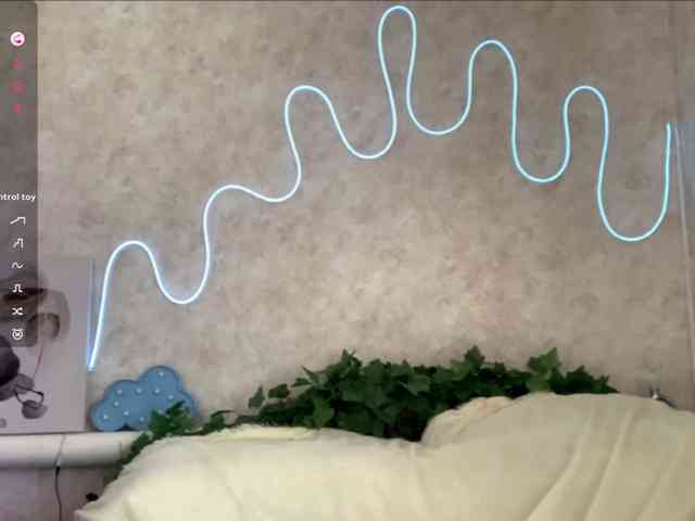 KimikoChandronnait webcam