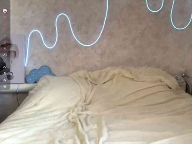KimikoChandronnait webcam