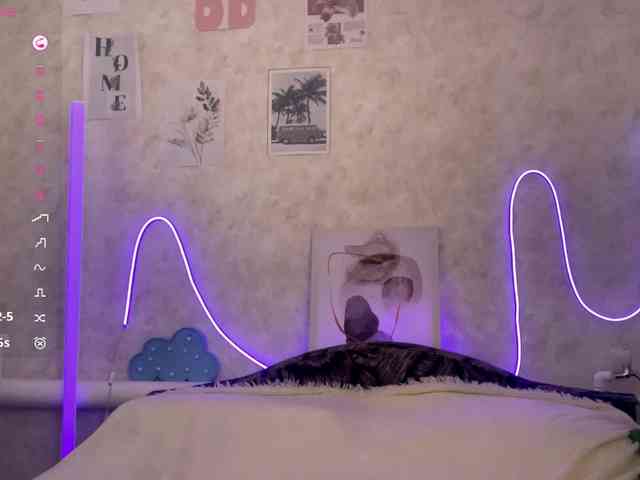 KimikoChandronnait webcam