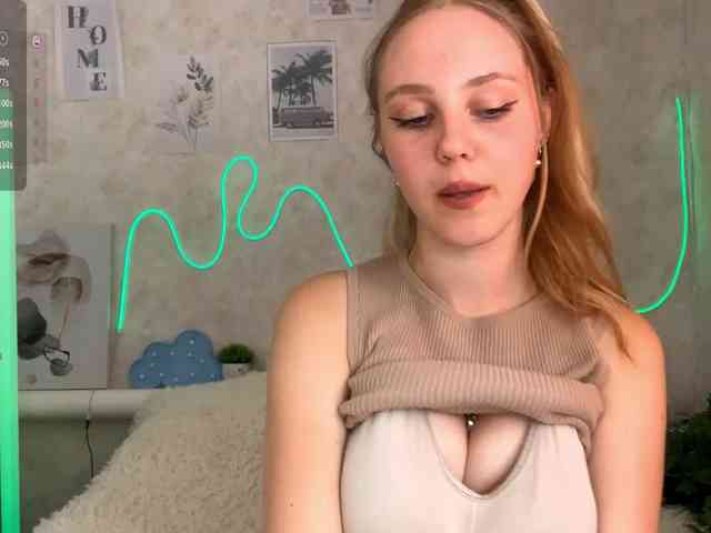 KimikoChandronnait webcam