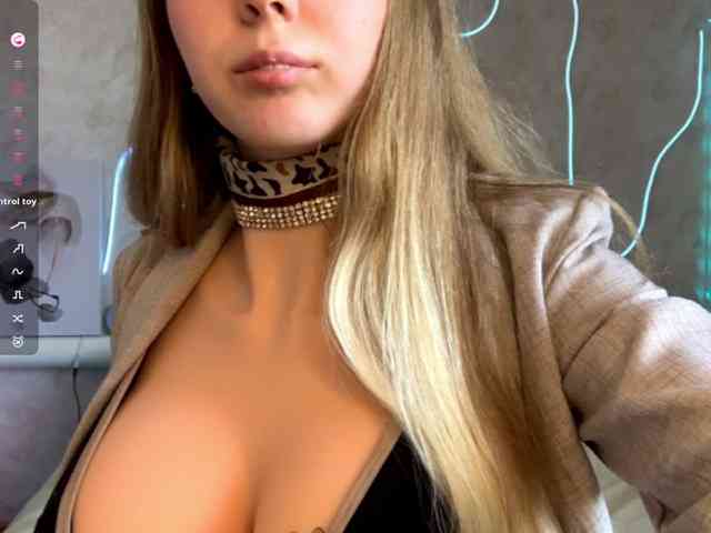 KimikoChandronnait webcam