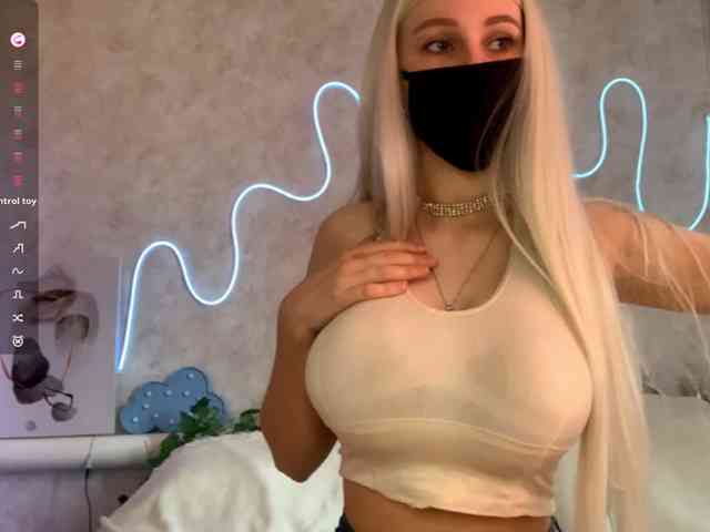 KimikoChandronnait webcam