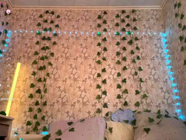 KimikoChandronnait webcam