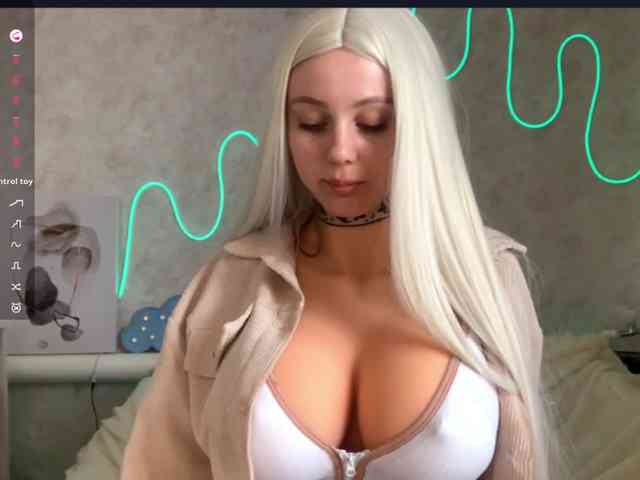 KimikoChandronnait webcam