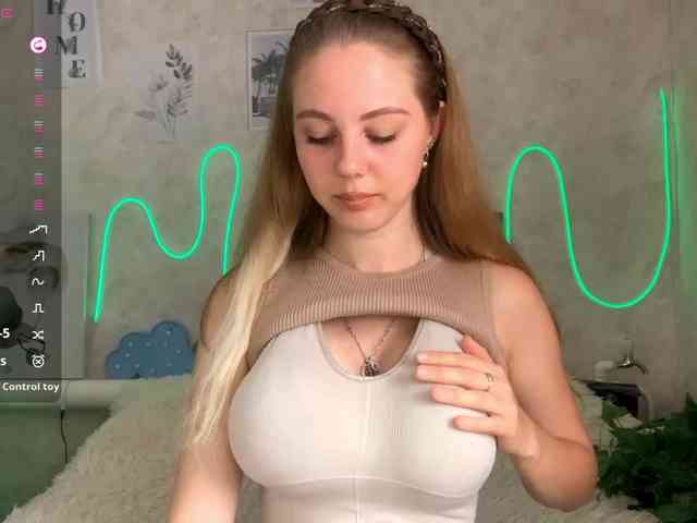KimikoChandronnait webcam