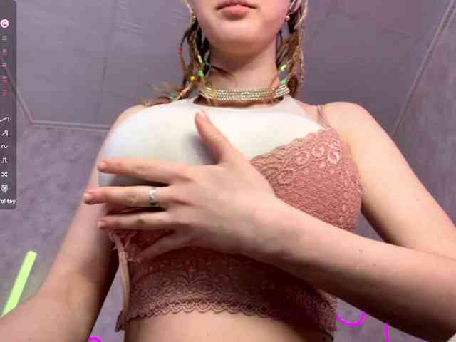 KimikoChandronnait webcam