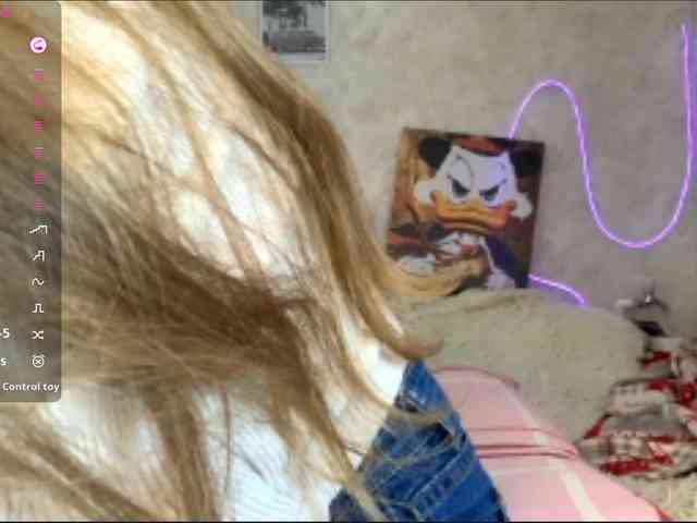 KimikoChandronnait webcam