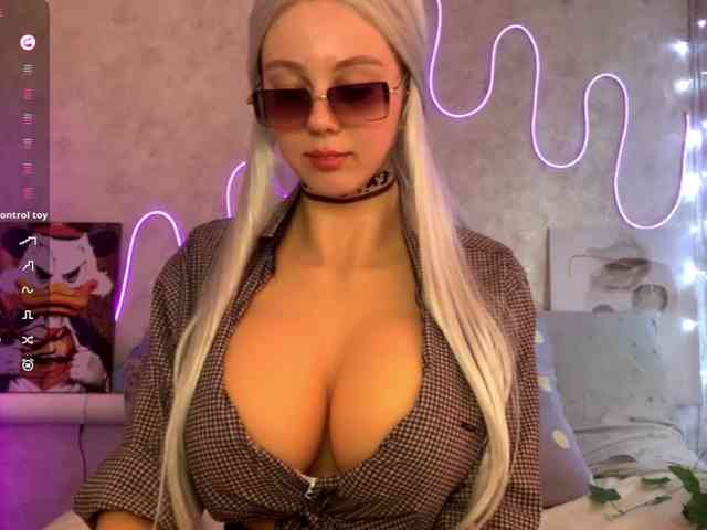 KimikoChandronnait webcam