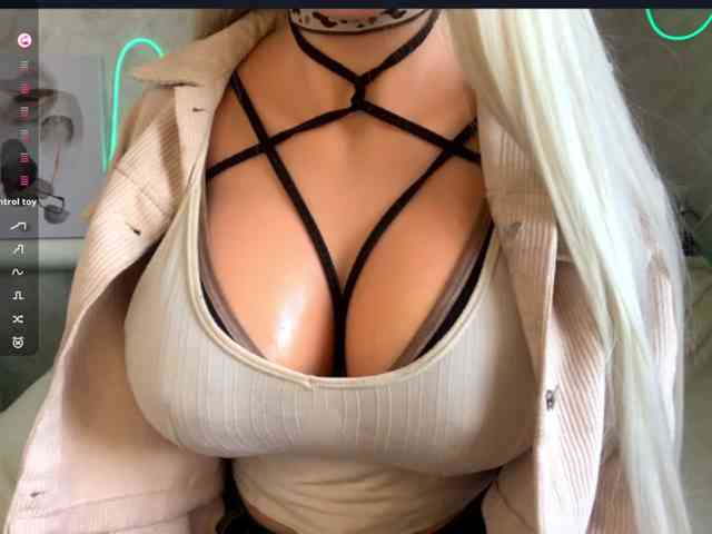 KimikoChandronnait webcam
