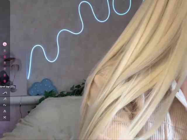 KimikoChandronnait webcam