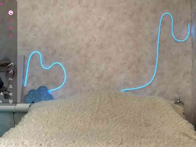 KimikoChandronnait webcam