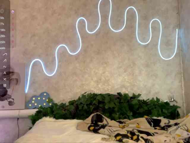 KimikoChandronnait webcam