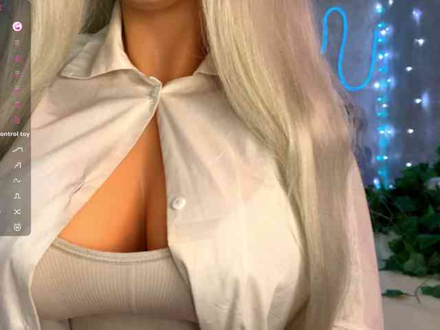KimikoChandronnait webcam