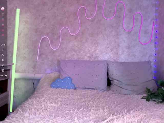 KimikoChandronnait webcam