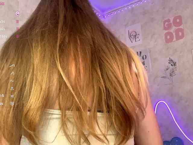KimikoChandronnait webcam