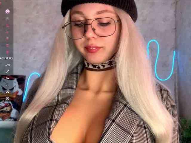 KimikoChandronnait webcam