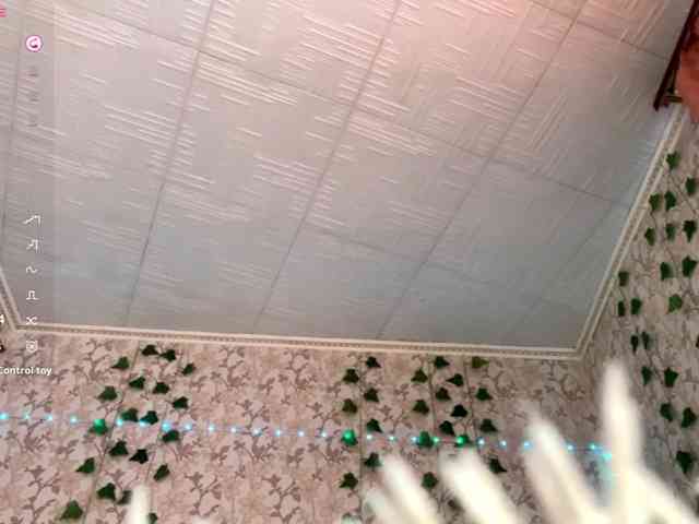 KimikoChandronnait webcam