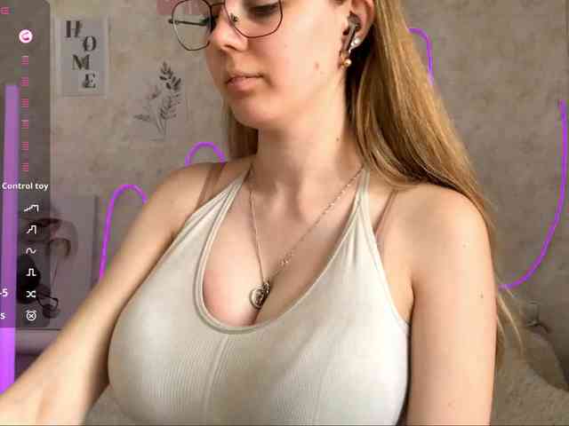 KimikoChandronnait webcam