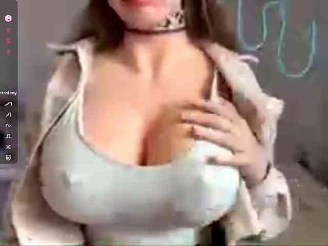 KimikoChandronnait webcam