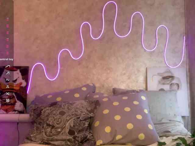 KimikoChandronnait webcam