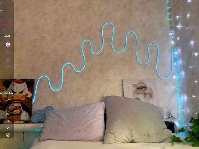 KimikoChandronnait webcam