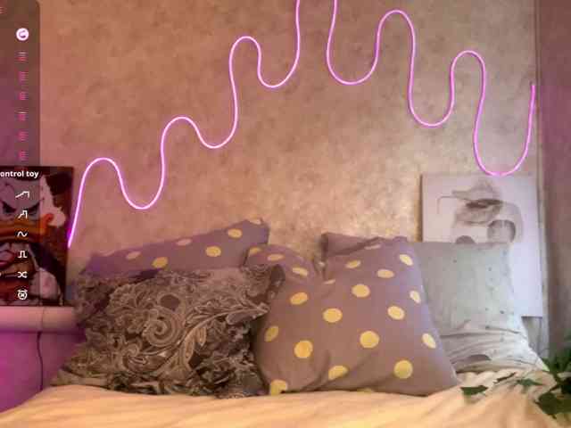 KimikoChandronnait webcam