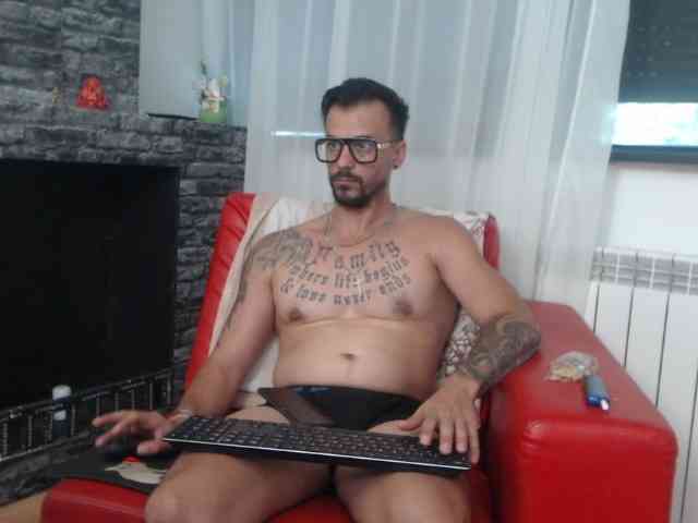 Ryan87L Sex Cam Show