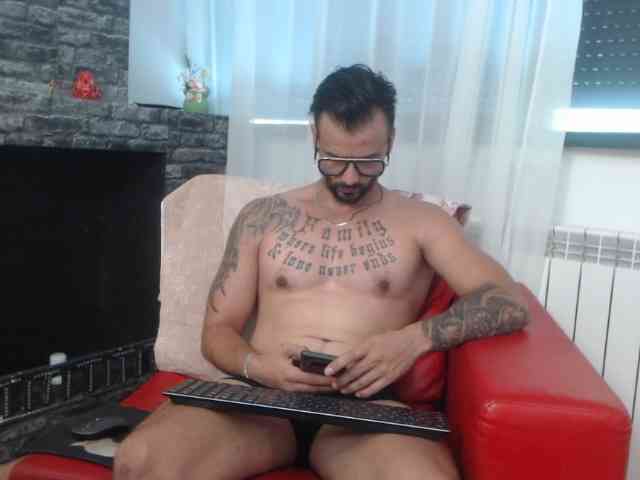 Ryan87L Sex Cam Show