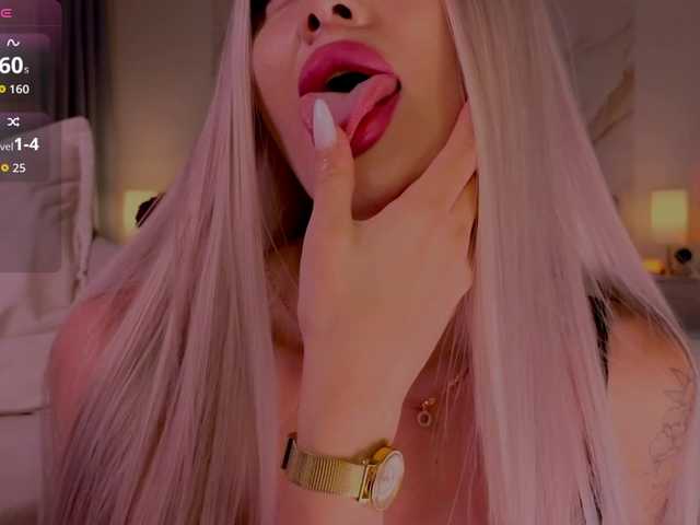 -Naomi- live webcam show