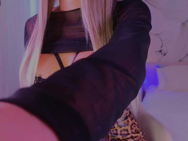 -Naomi-