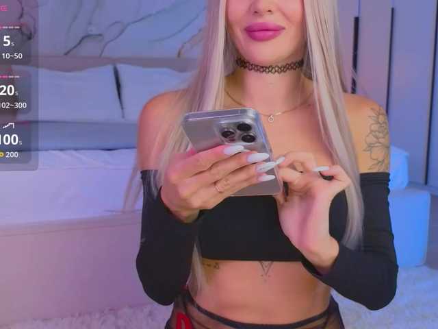 -Naomi-