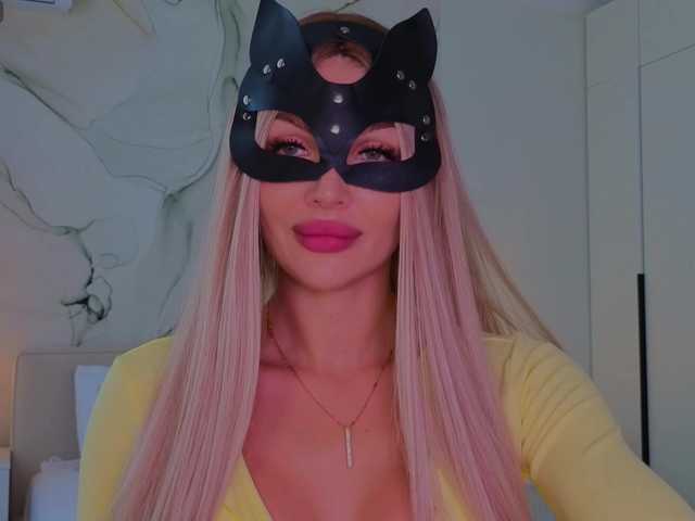 -Naomi- live cam on BongaCams