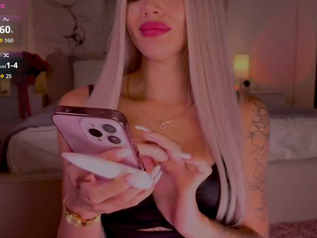 -Naomi- live webcam show