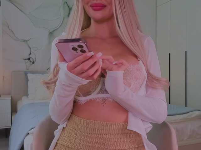 -Naomi-