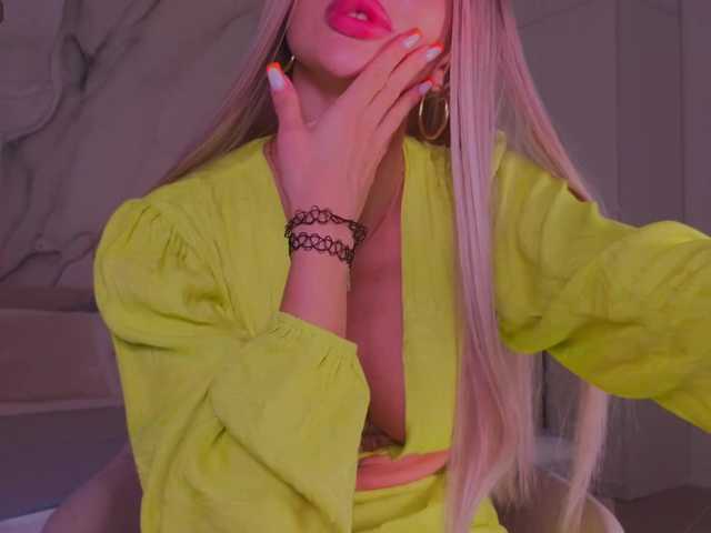-Naomi- live cam on BongaCams