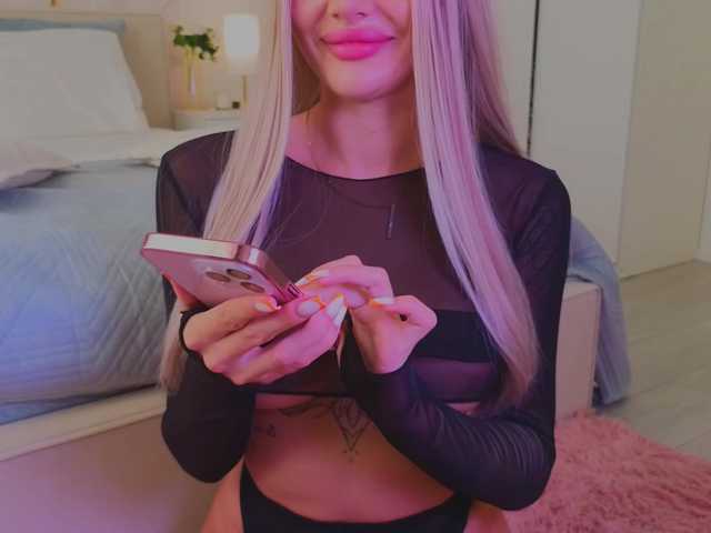 -Naomi- live cam on BongaCams