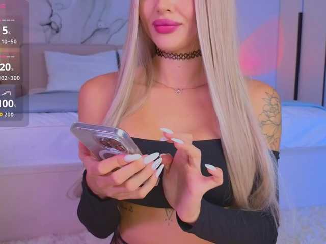 -Naomi-