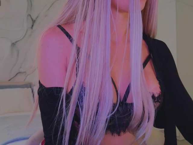 -Naomi-