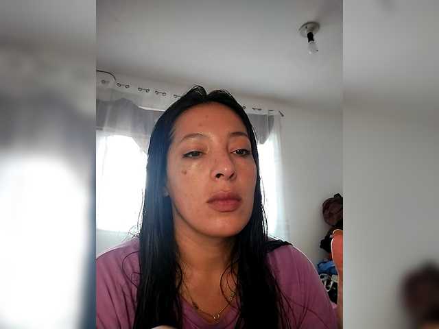 GiaGold live cam on BongaCams