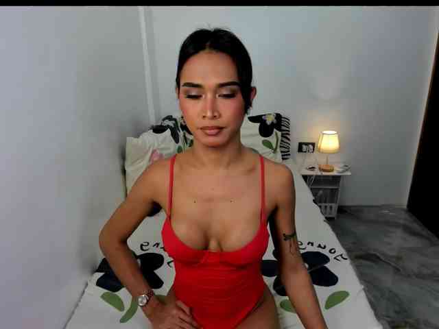 EmilyLunaa Sex Cam Show